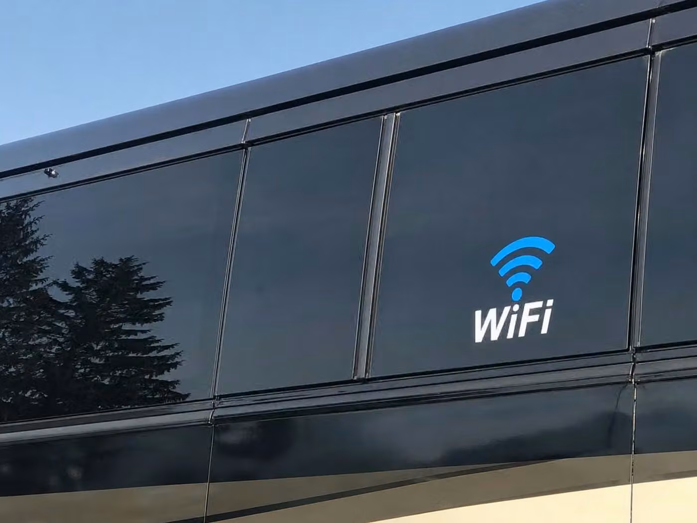 east palo alto charter bus wifi
